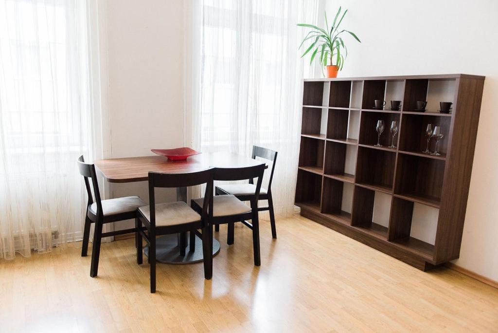 Lion Apartments In Historical Center, Bratislava Old Town エクステリア 写真