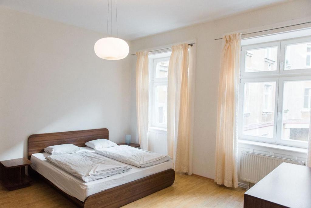 Lion Apartments In Historical Center, Bratislava Old Town エクステリア 写真